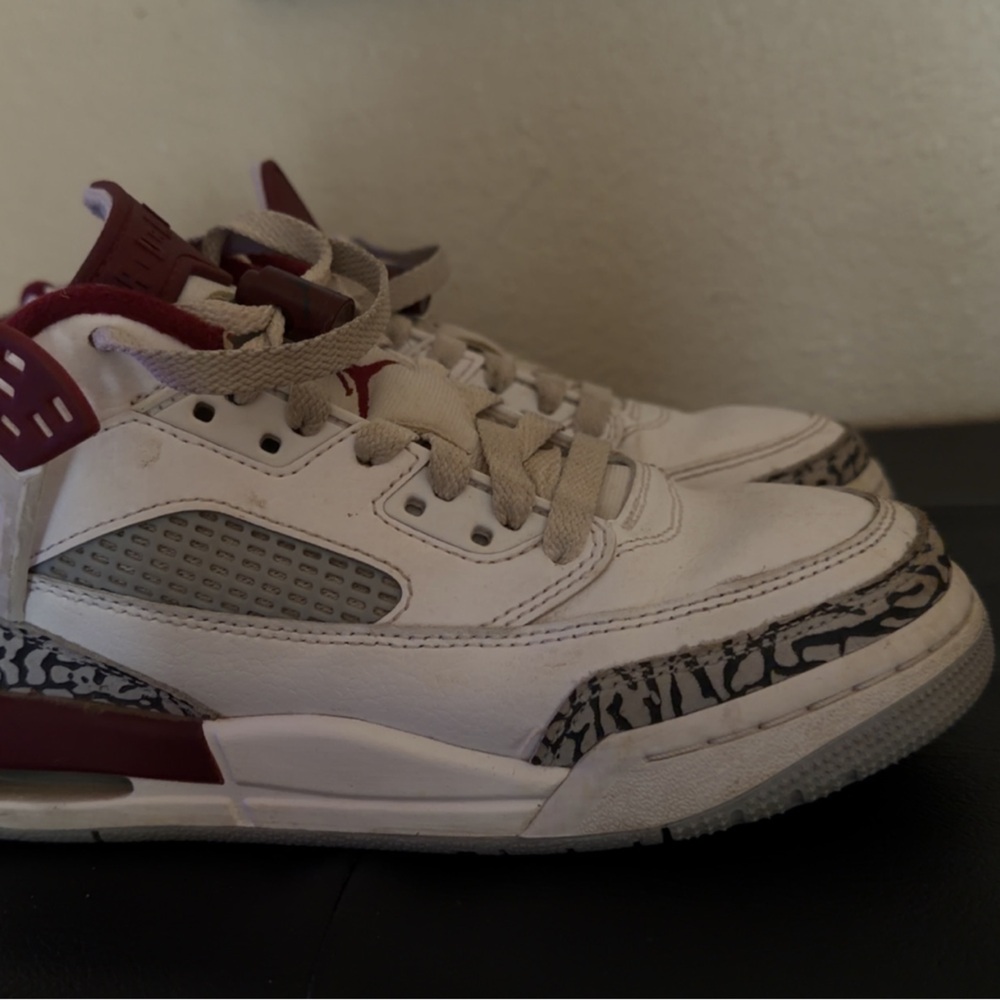 Jordan Kids Sneakers in White and Maroon